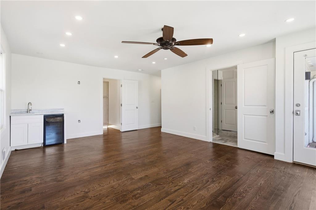 3326 Shoreland Drive