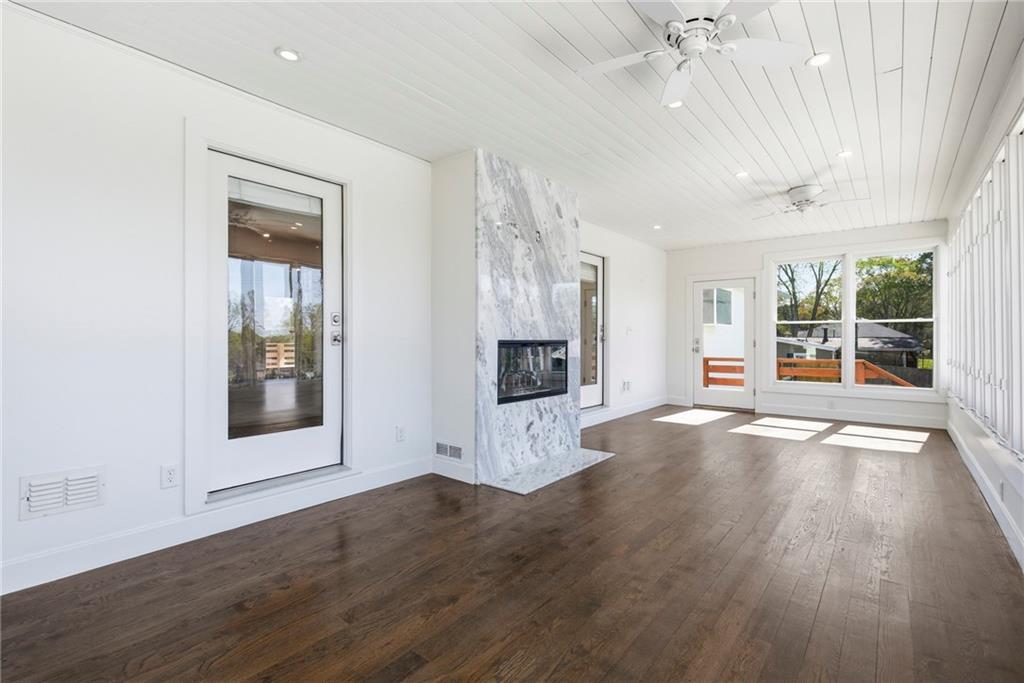 3326 Shoreland Drive