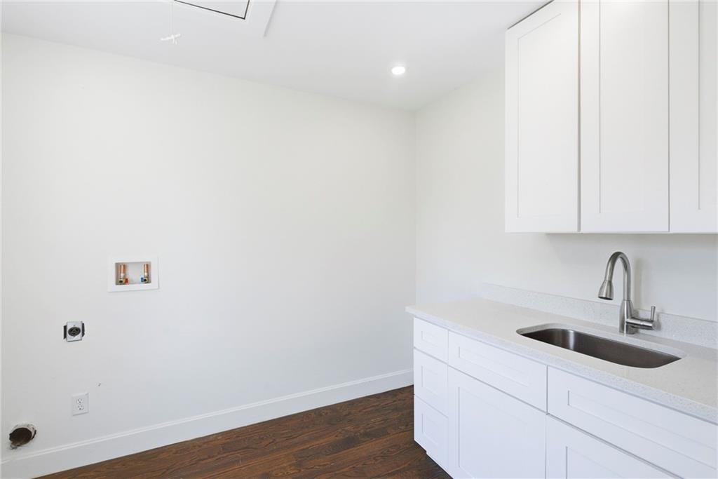 3326 Shoreland Drive