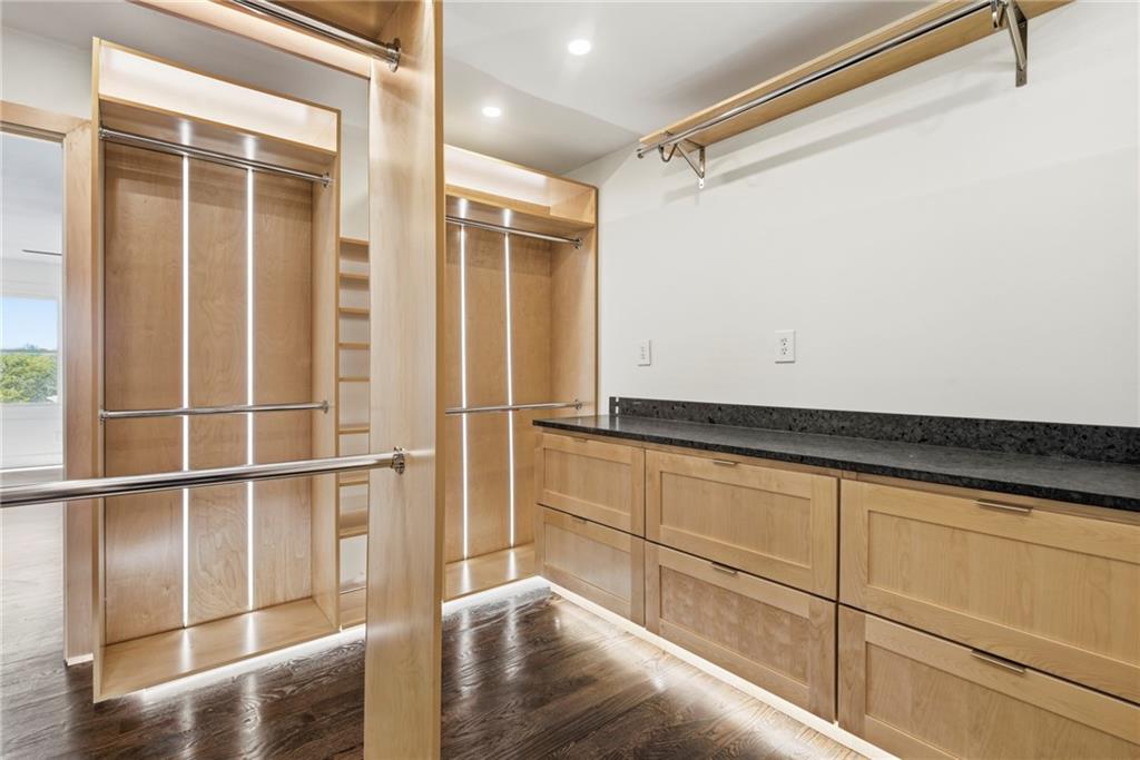 3326 Shoreland Drive