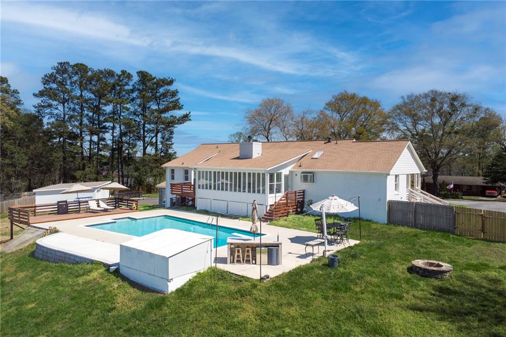 3326 Shoreland Drive