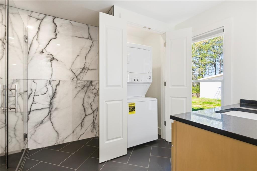 3326 Shoreland Drive