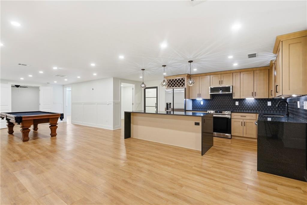 3326 Shoreland Drive