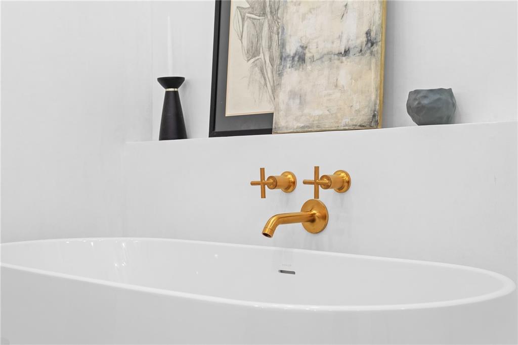 2881 Peachtree Road NE Unit 2201