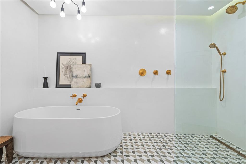 2881 Peachtree Road NE Unit 2201