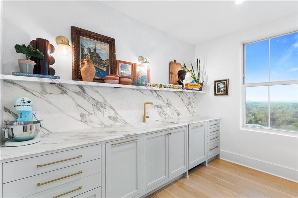 2881 Peachtree Road NE Unit 2201