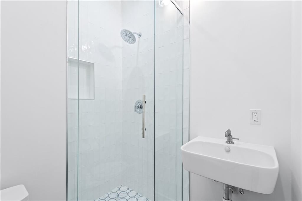 2881 Peachtree Road NE Unit 2201