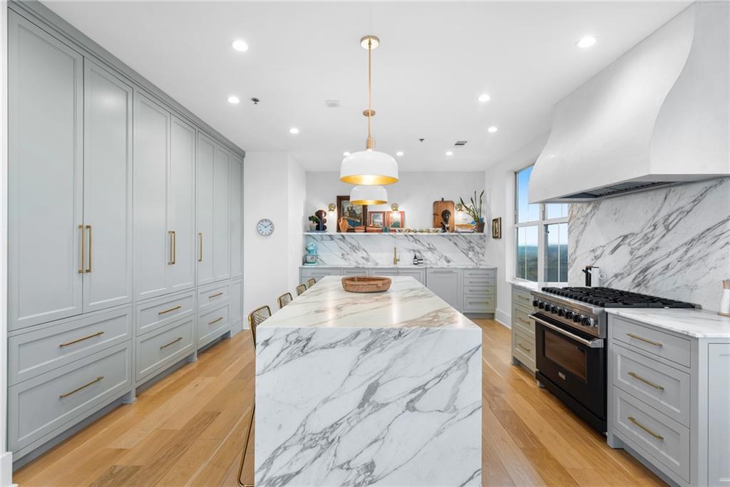 2881 Peachtree Road NE Unit 2201