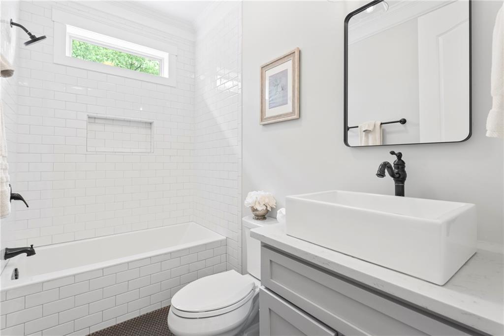 1444 Etowah Drive NE