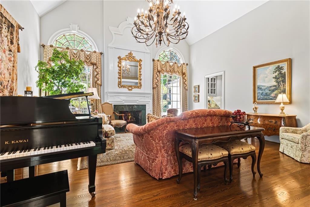 885 Carlton Ridge NE