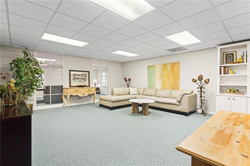 885 Carlton Ridge NE