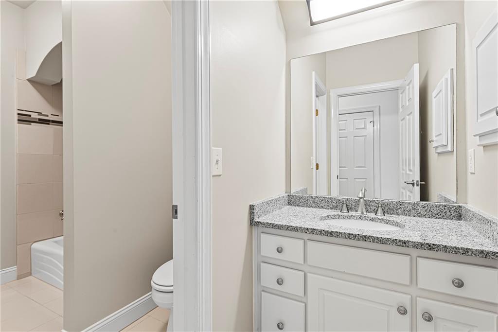 885 Carlton Ridge NE