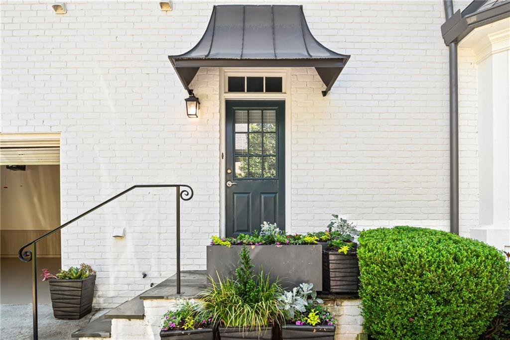 885 Carlton Ridge NE