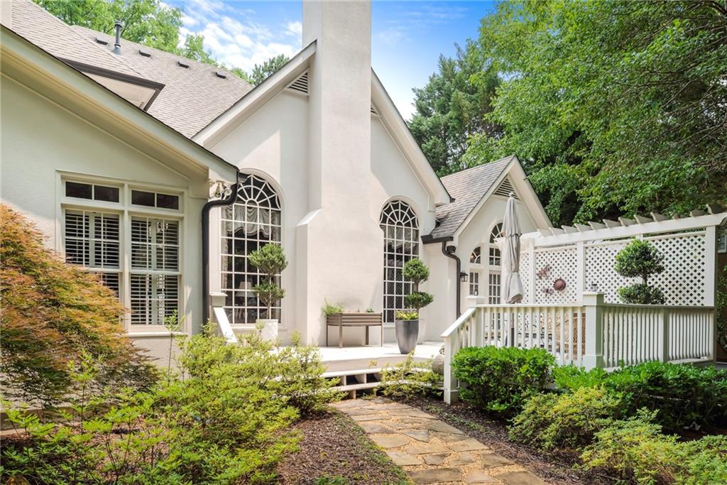 885 Carlton Ridge NE