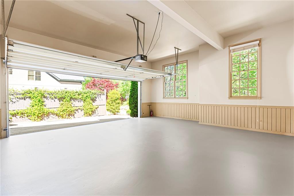 885 Carlton Ridge NE