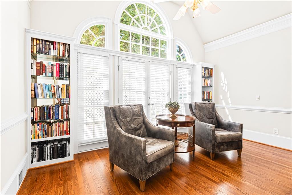 885 Carlton Ridge NE