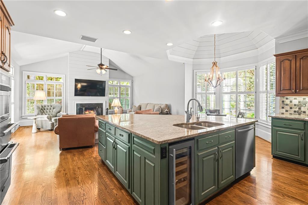 885 Carlton Ridge NE