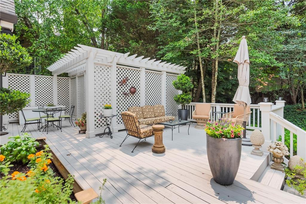 885 Carlton Ridge NE