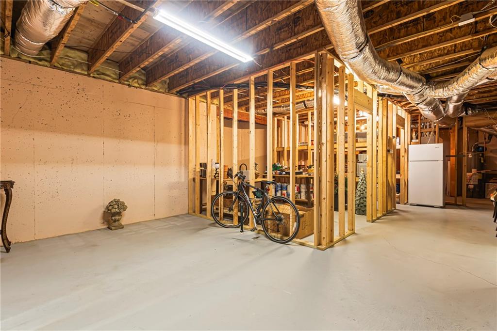 885 Carlton Ridge NE