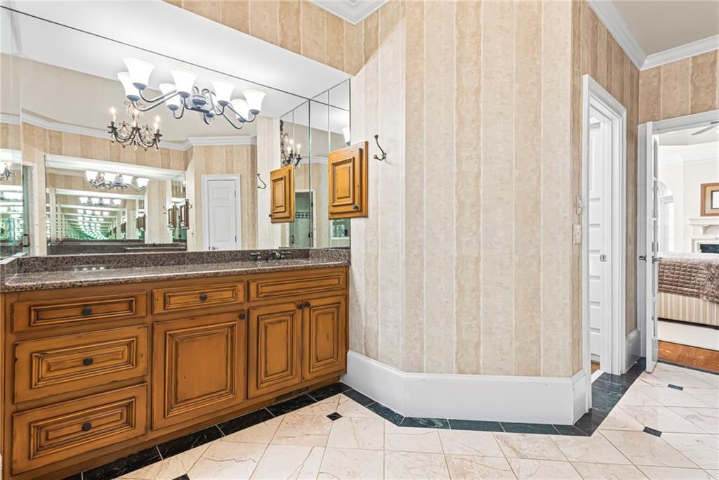 885 Carlton Ridge NE