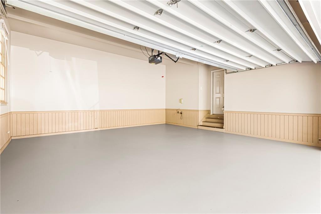 885 Carlton Ridge NE