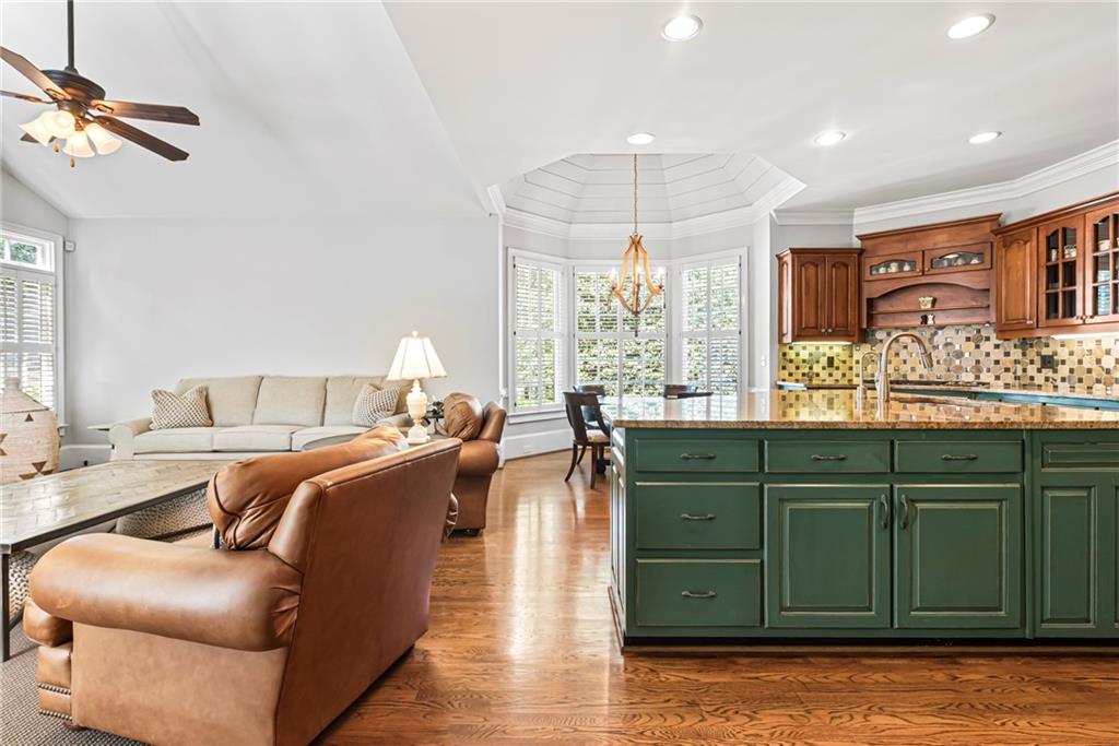 885 Carlton Ridge NE