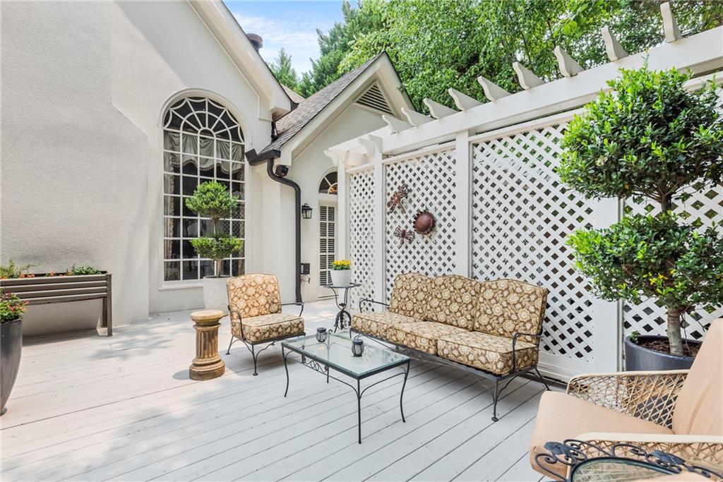 885 Carlton Ridge NE