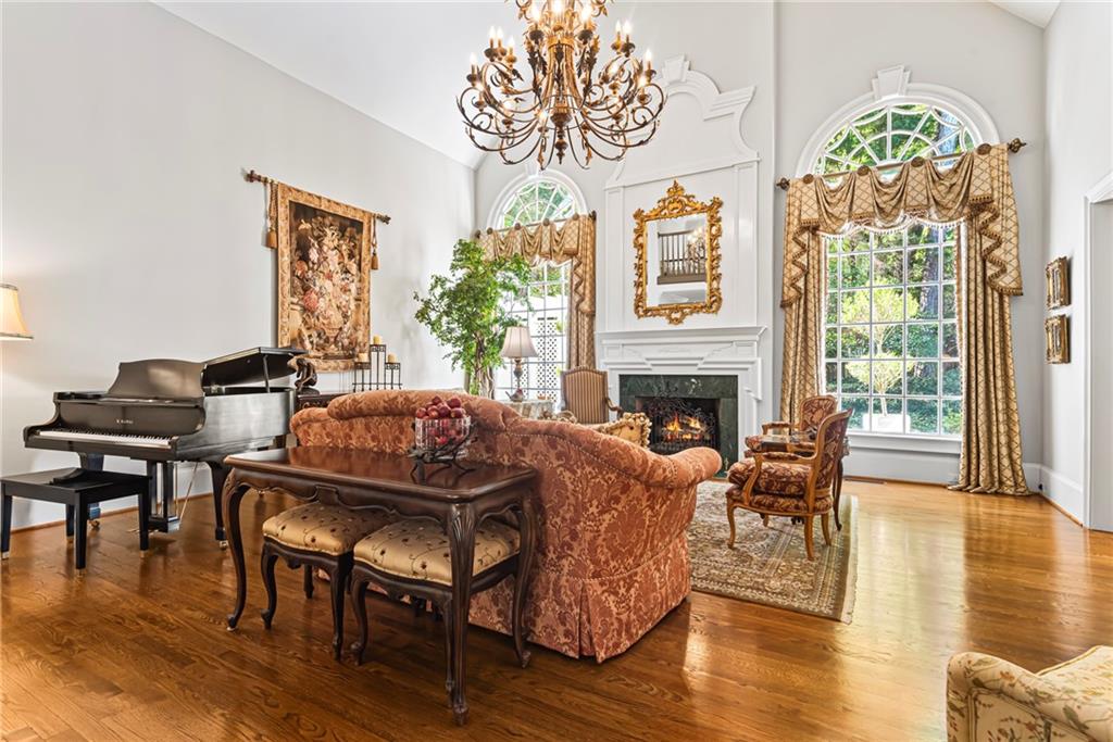 885 Carlton Ridge NE