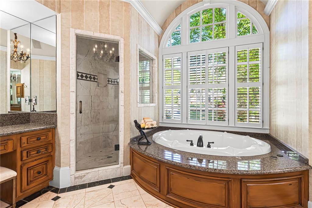 885 Carlton Ridge NE