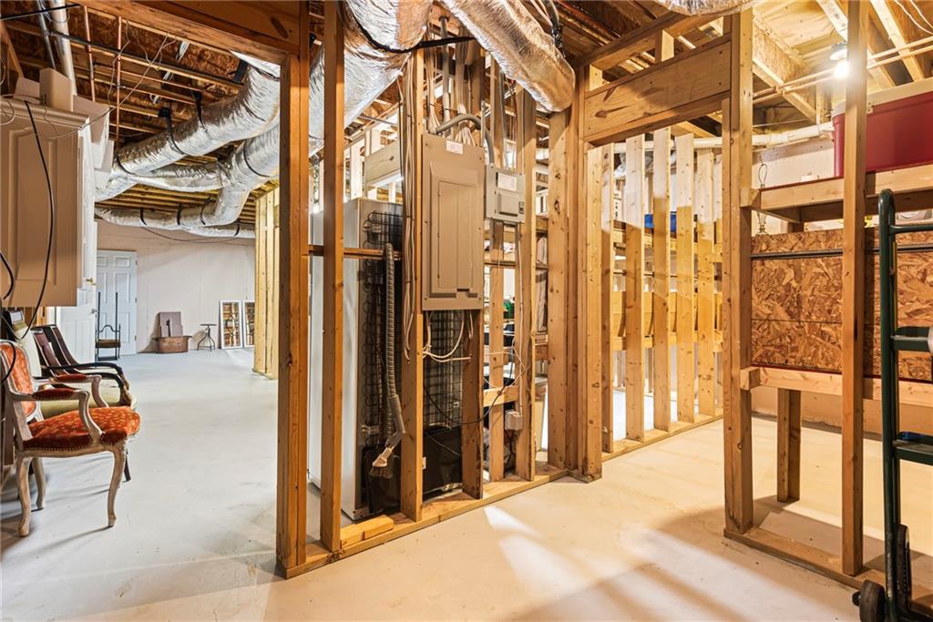 885 Carlton Ridge NE