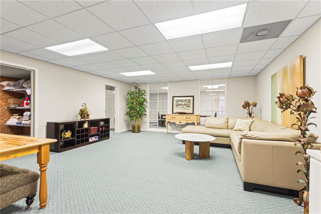 885 Carlton Ridge NE