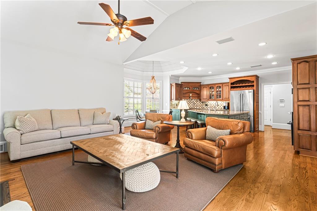 885 Carlton Ridge NE