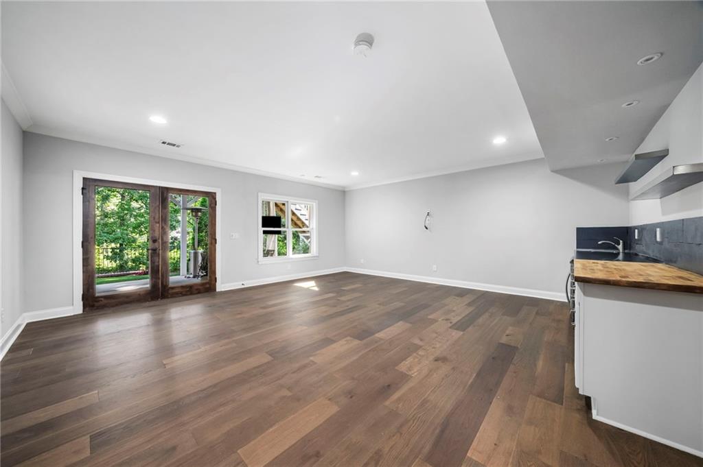 6321 Hunting Creek Road