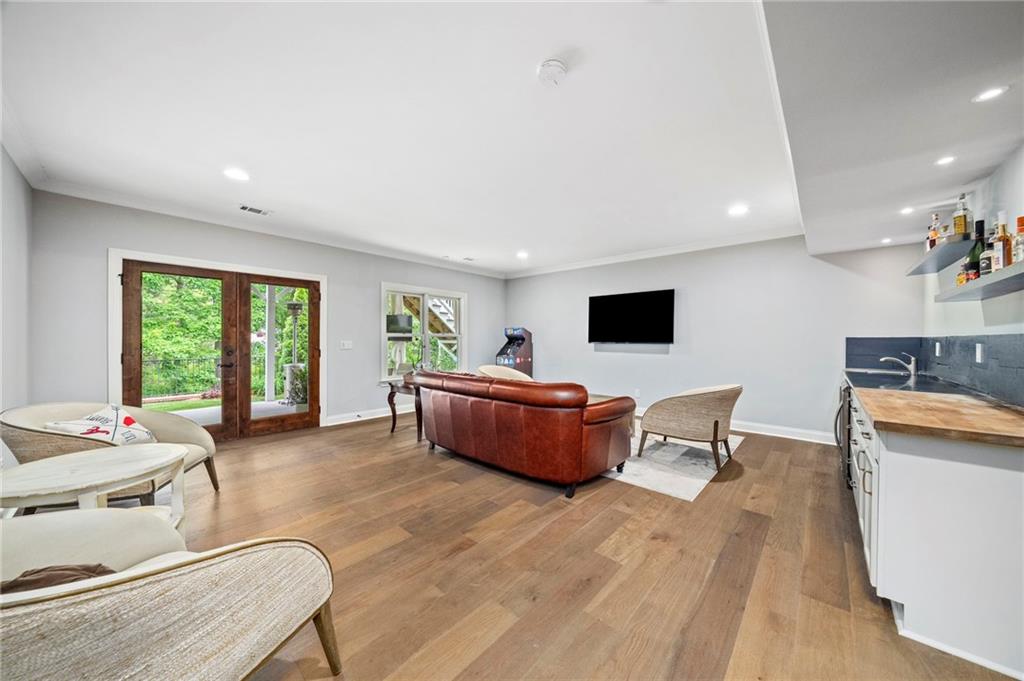 6321 Hunting Creek Road