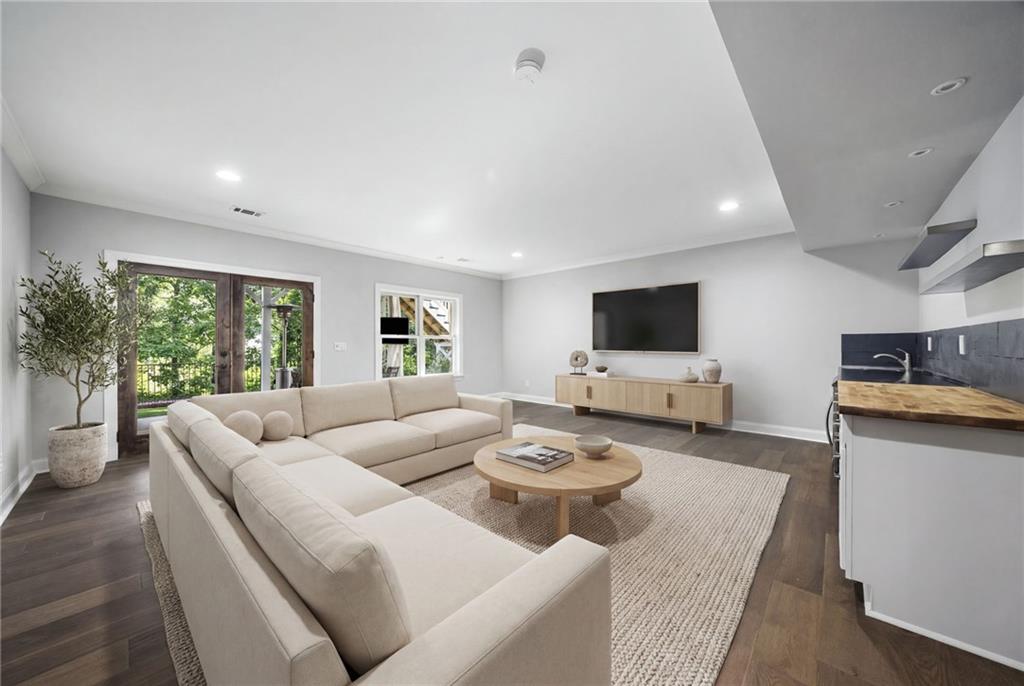 6321 Hunting Creek Road