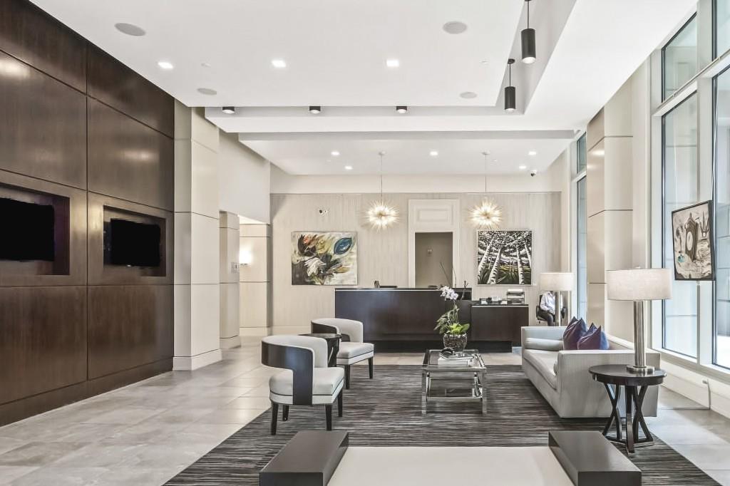 2795 Peachtree Road Unit 805