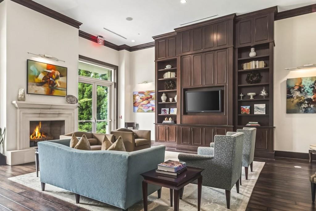 2795 Peachtree Road Unit 805