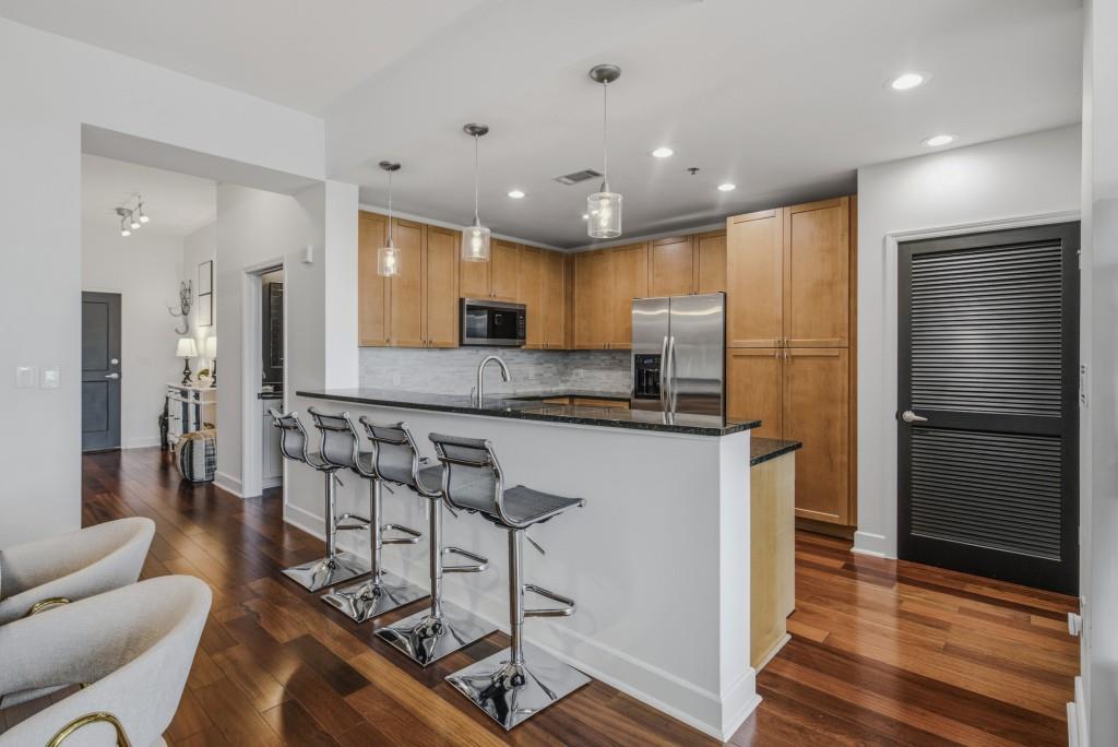 2795 Peachtree Road Unit 805