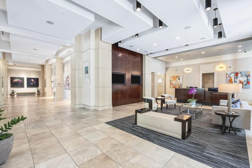 2795 Peachtree Road Unit 805