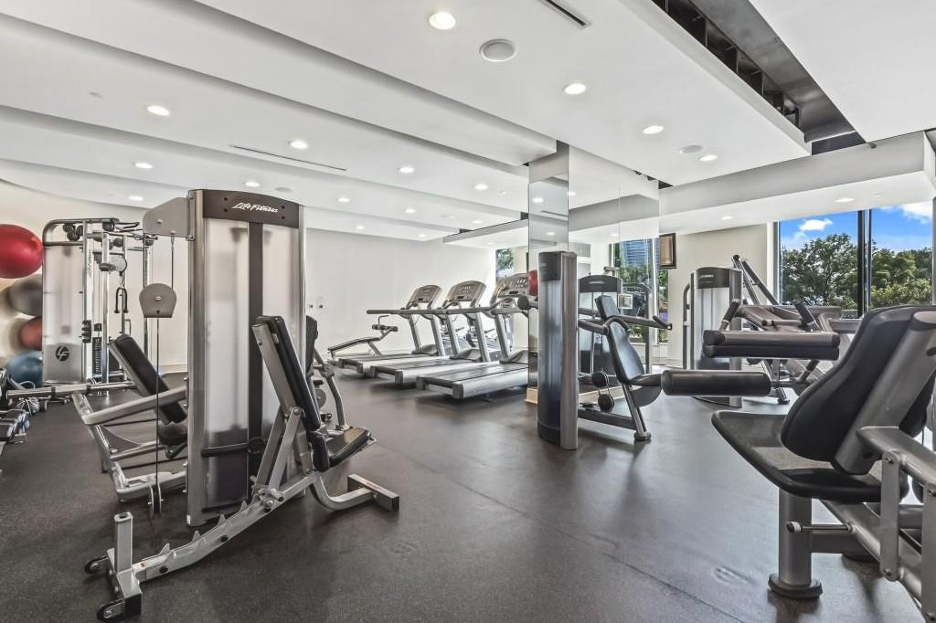 2795 Peachtree Road Unit 805