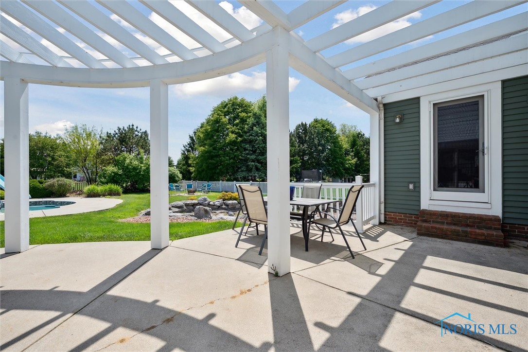 22191 W Red Clover Lane