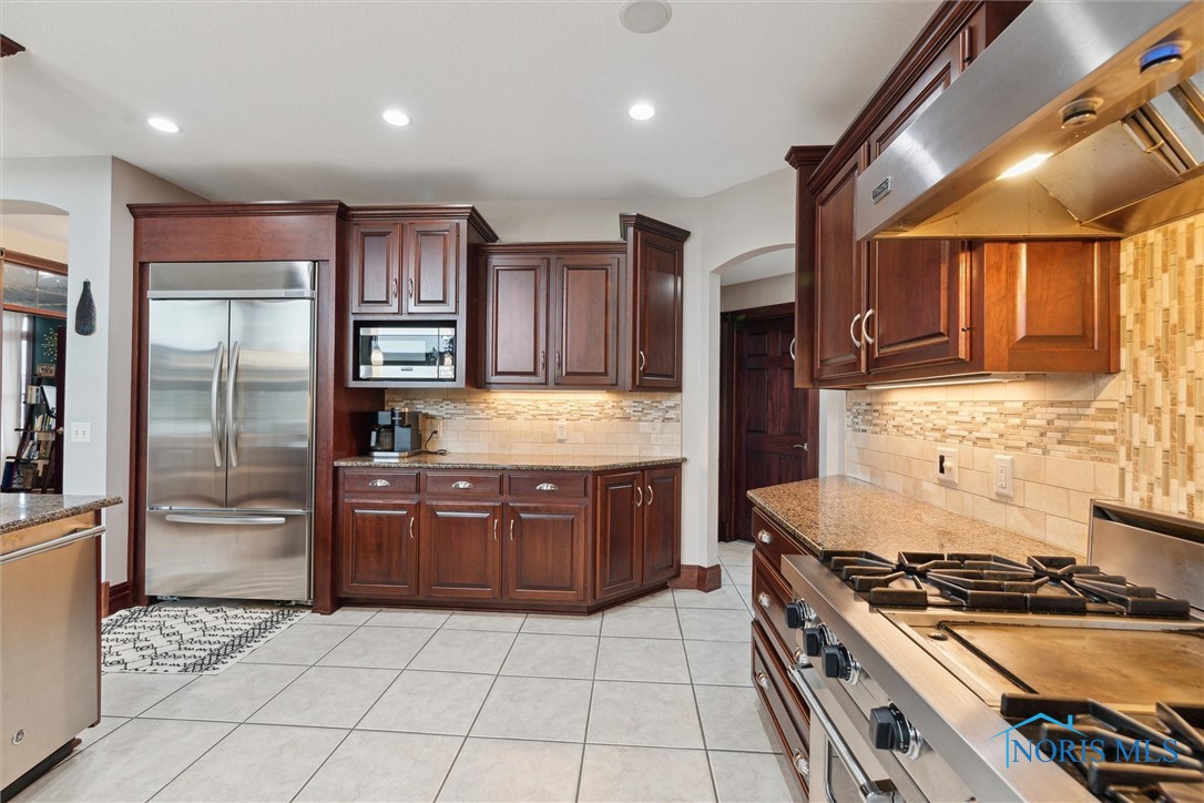 22191 W Red Clover Lane