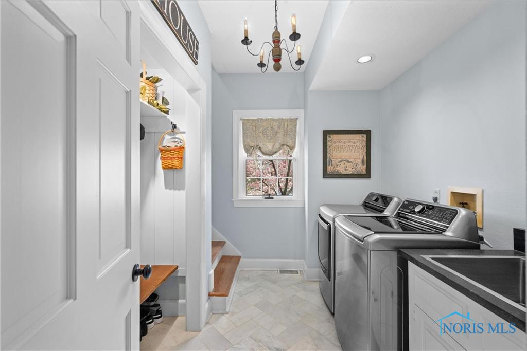 1122 Cedar Creek Drive