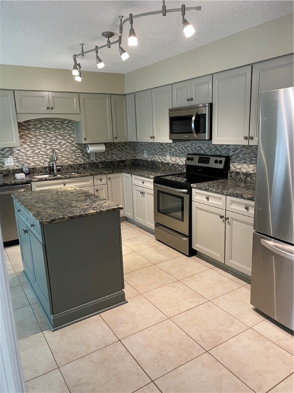 105 Shadowlake Drive