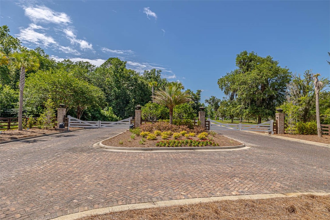 412 Salt Creek Way E