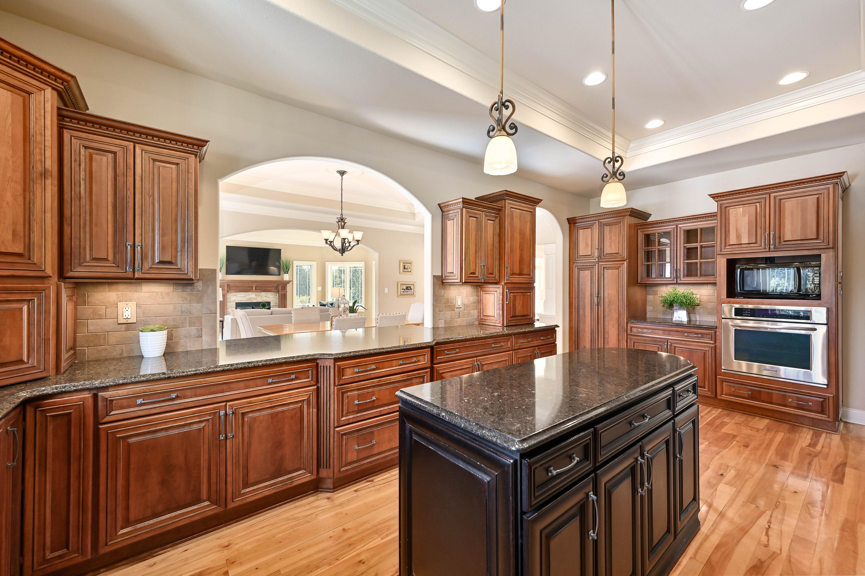 8449 White Oak Ct