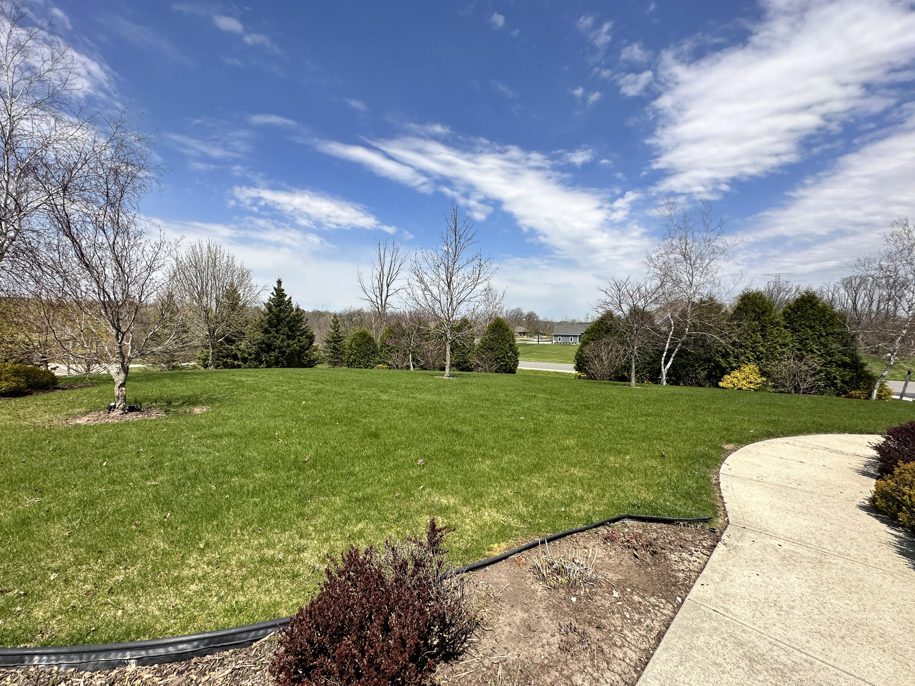8449 White Oak Ct