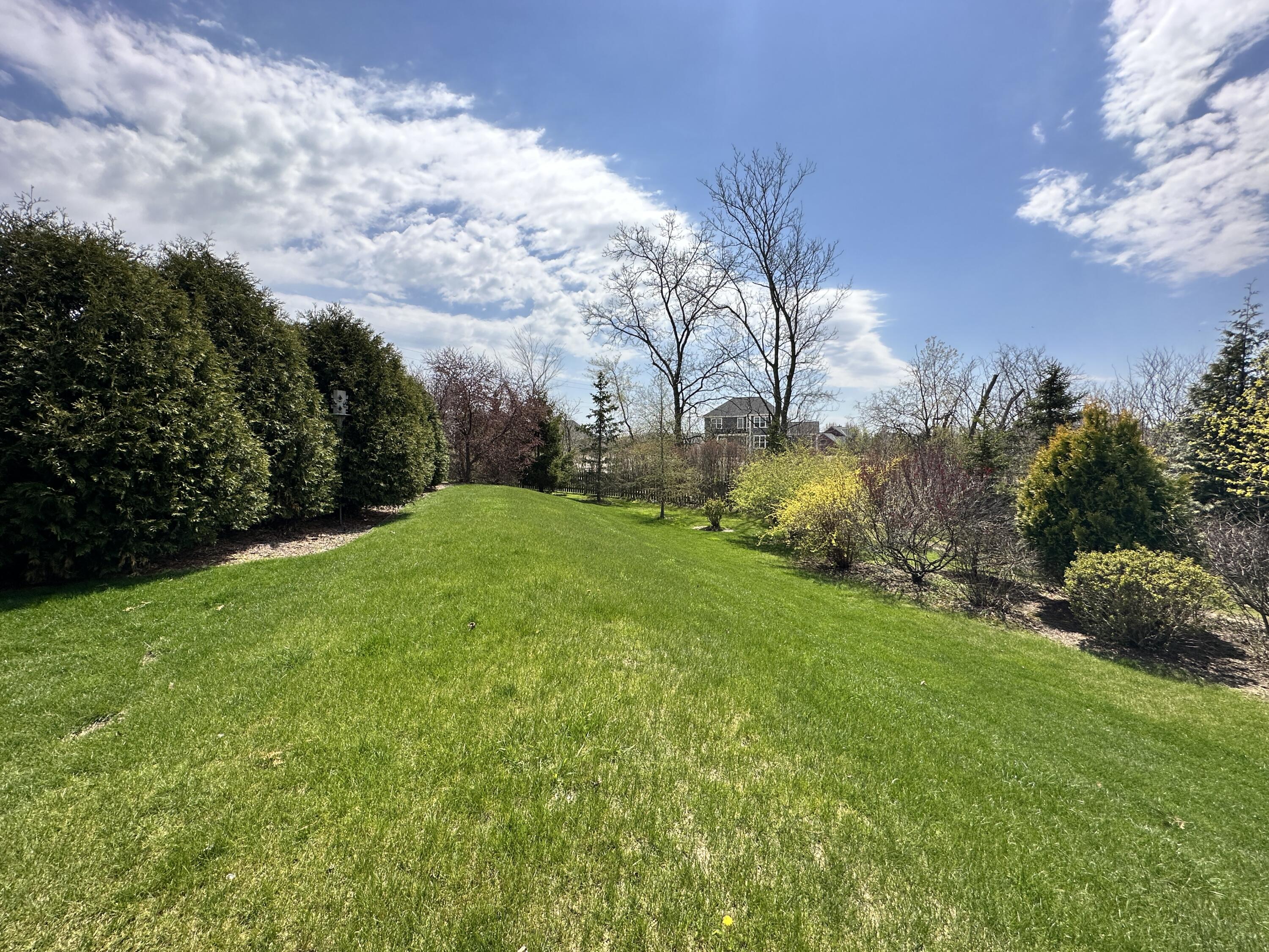 8449 White Oak Ct
