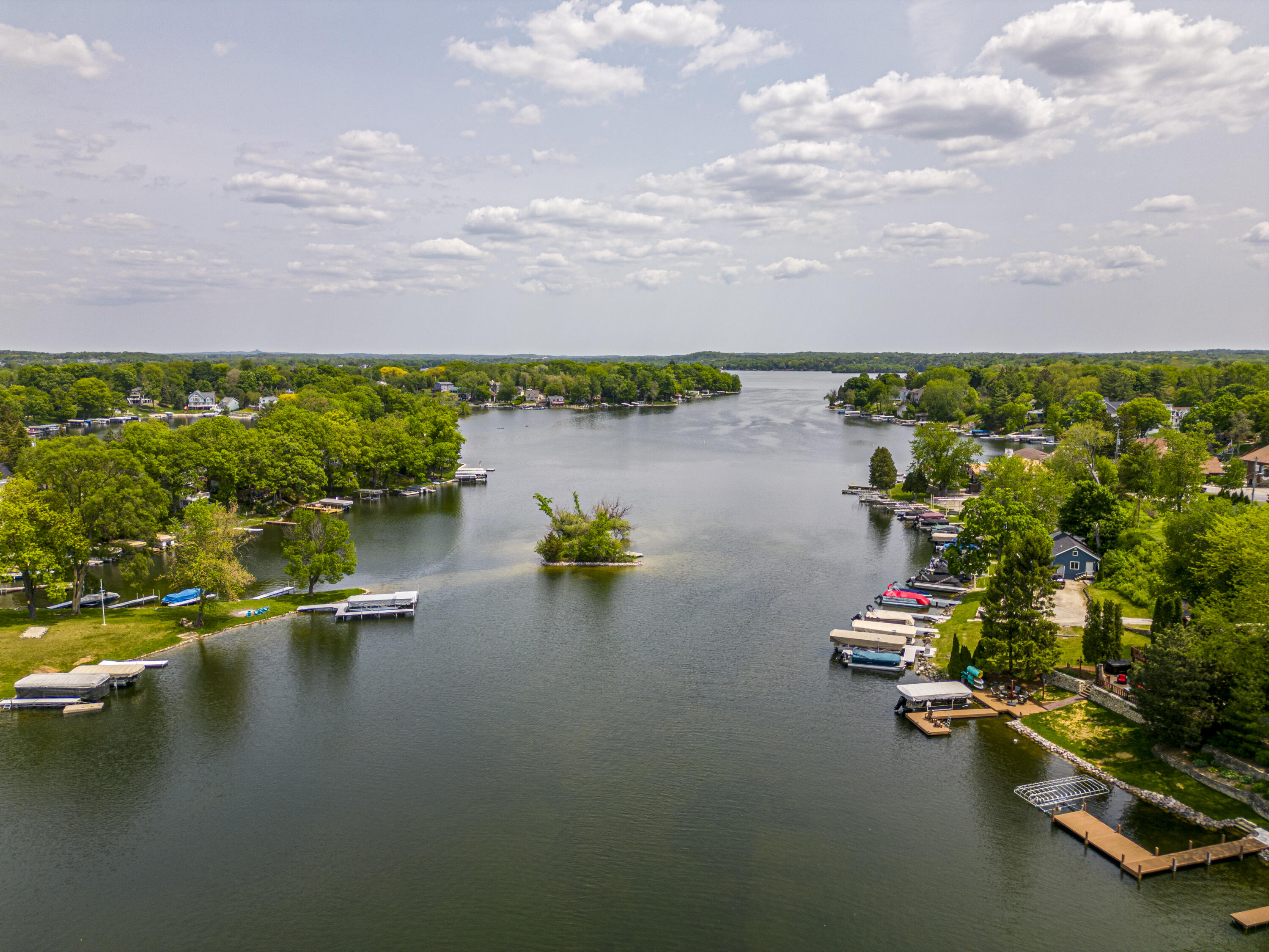 N52W35002 Lake Dr 301