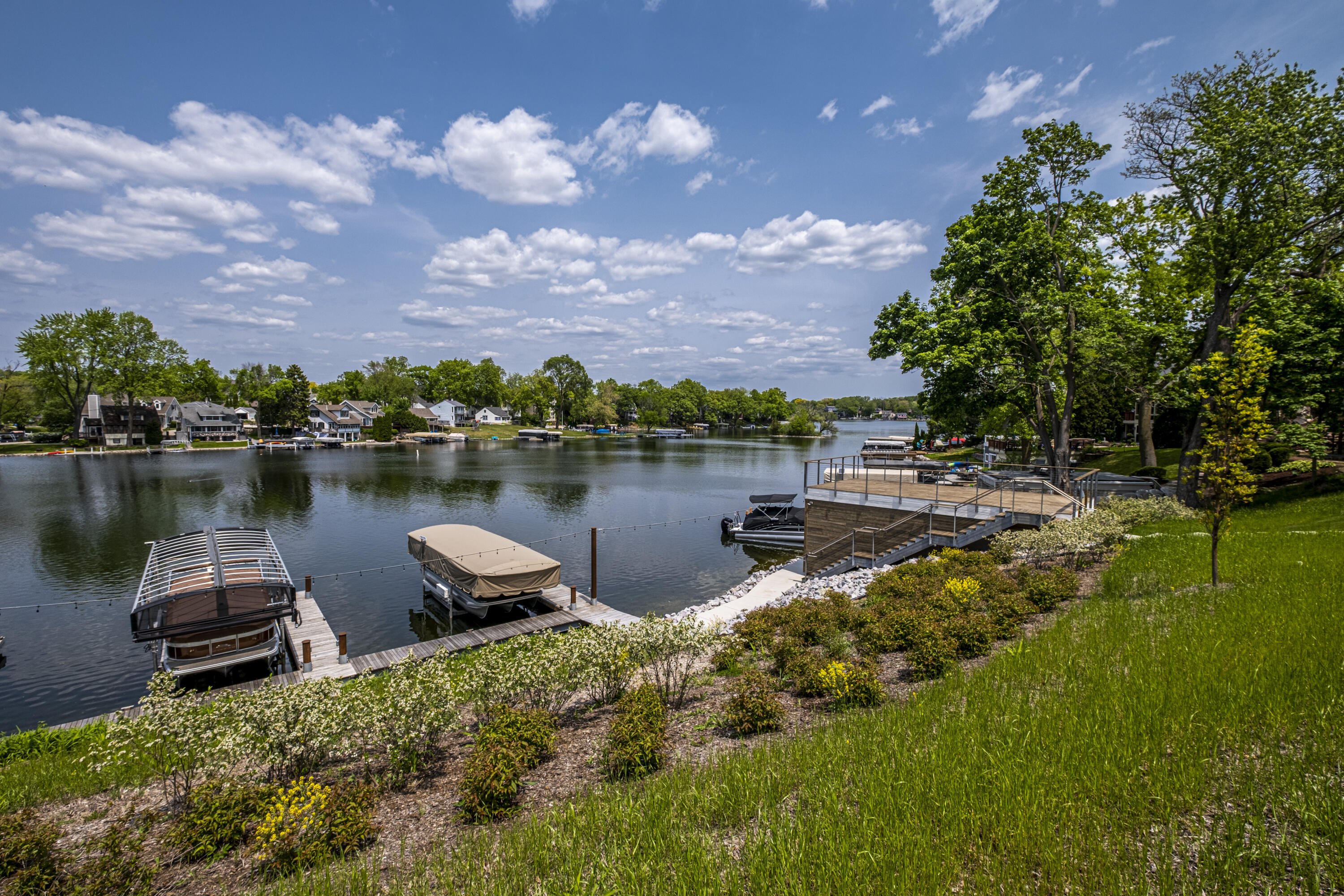 N52W35002 Lake Dr 301
